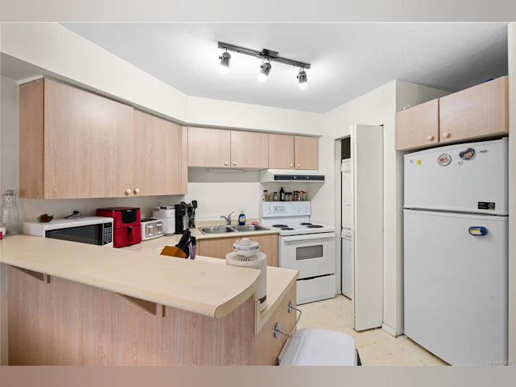 312-2560 Wark Street, Victoria, BC, V8T 4G8 - 10
