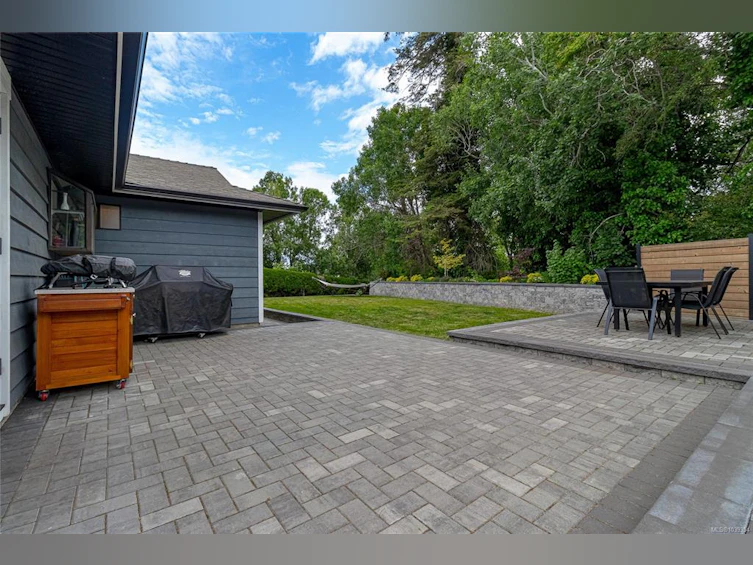 4035 Century Road, Saanich, BC, V8X 2E5 - 31