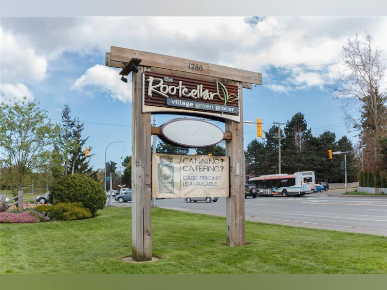 4035 Century Road, Saanich, BC, V8X 2E5 - 39