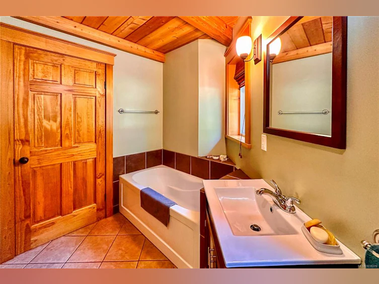 784 Cliffe Road, Quadra Island, BC, V0P 1H0 - 18