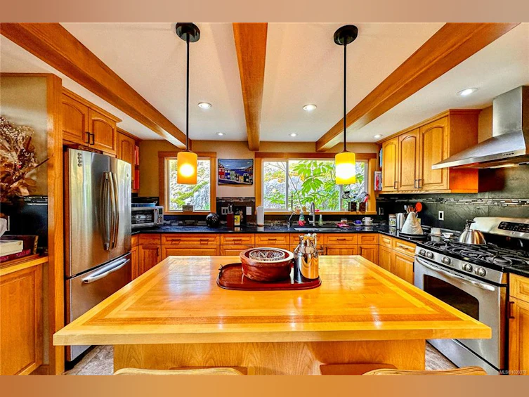784 Cliffe Road, Quadra Island, BC, V0P 1H0 - 8