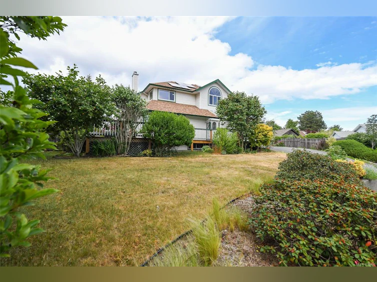 2112 Stellar Court, Comox, BC, V9M 3L6 - 2