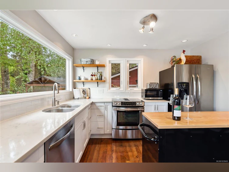 4921 Prospect Avenue, Saanich, BC, V9E 1J5 - 8