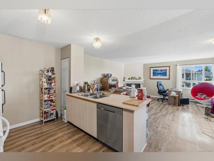 32-6245 Blueback Road, Nanaimo, BC, V9V 1N7 - 6