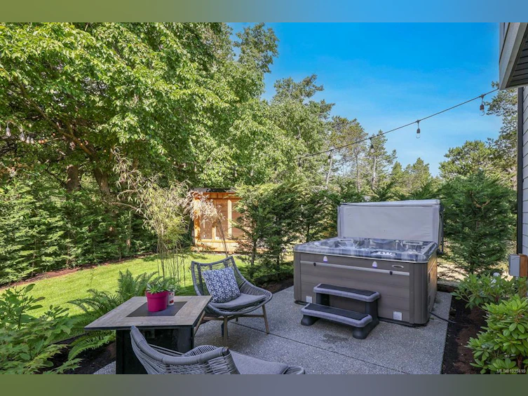 650 Lazo Road, Comox, BC, V9M 3V4 - 44
