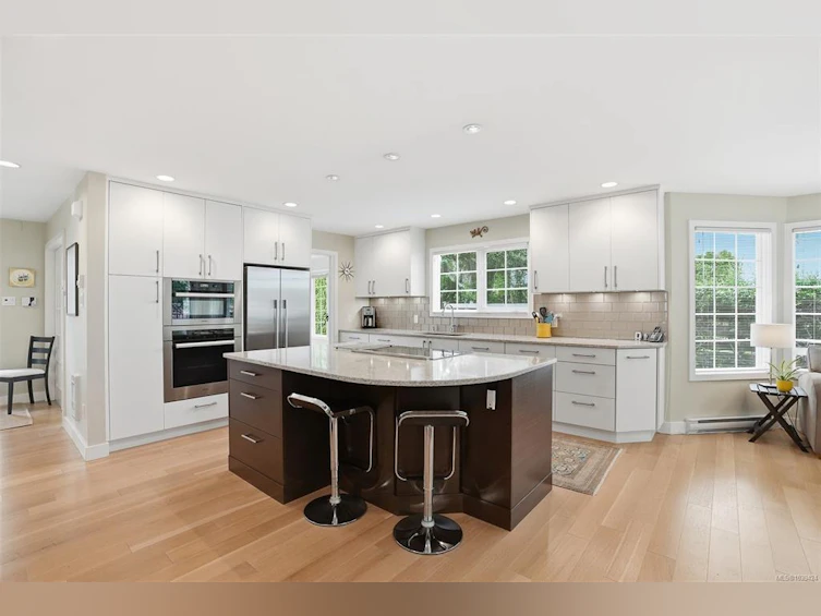 2112 Granite Street, Oak Bay, BC, V8S 3G6 - 3