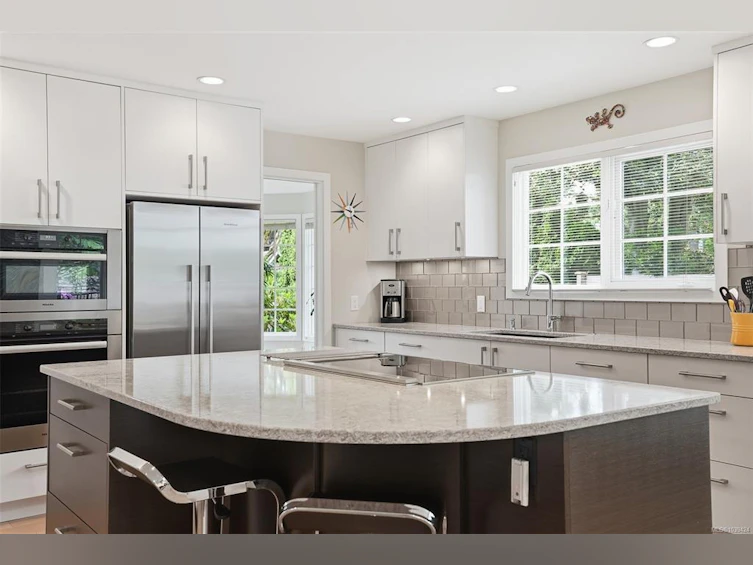 2112 Granite Street, Oak Bay, BC, V8S 3G6 - 4