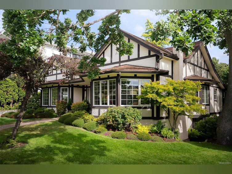 2112 Granite Street, Oak Bay, BC, V8S 3G6 - 2