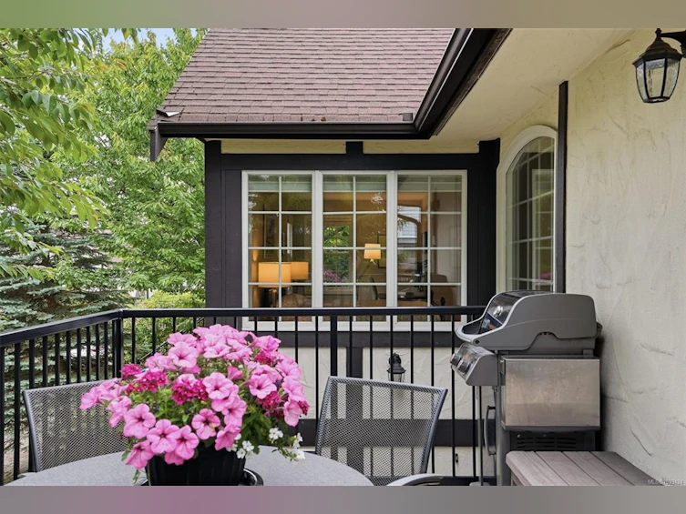 2112 Granite Street, Oak Bay, BC, V8S 3G6 - 32