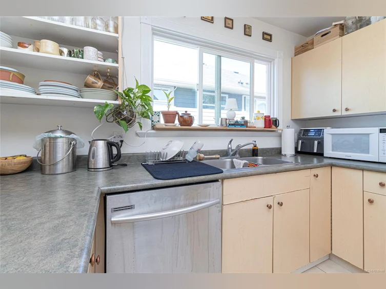 1228 Pembroke Street, Victoria, BC, V8T 1J8 - 9
