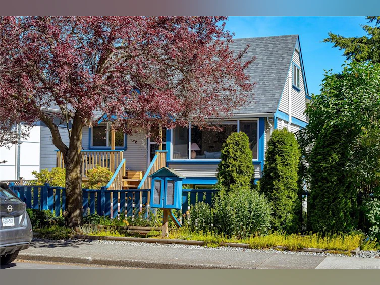 1228 Pembroke Street, Victoria, BC, V8T 1J8