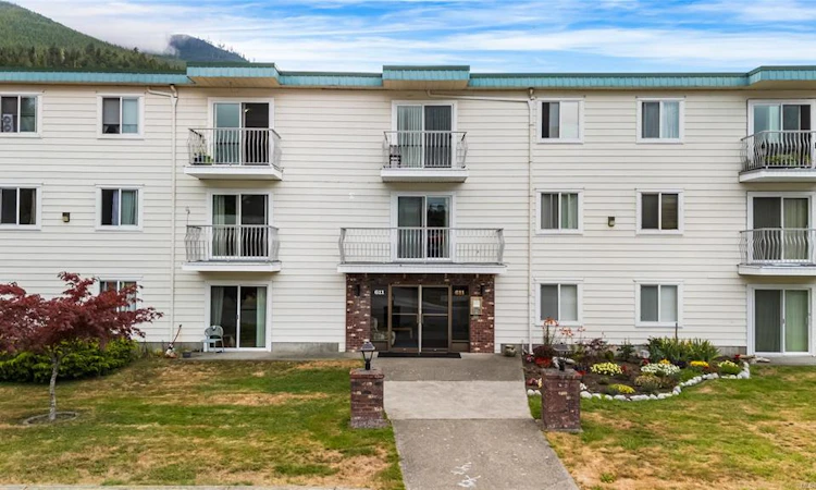 304-611 Macmillan Drive