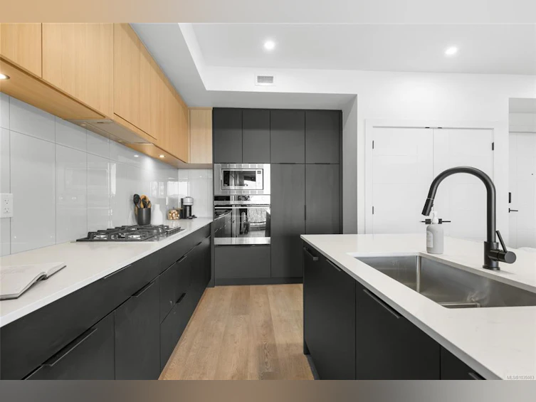 604-2341 Bear Mountain Pkwy, Langford, BC, V9B 6V1 - 11