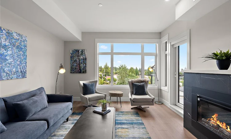 107-2520 Hackett Crescent