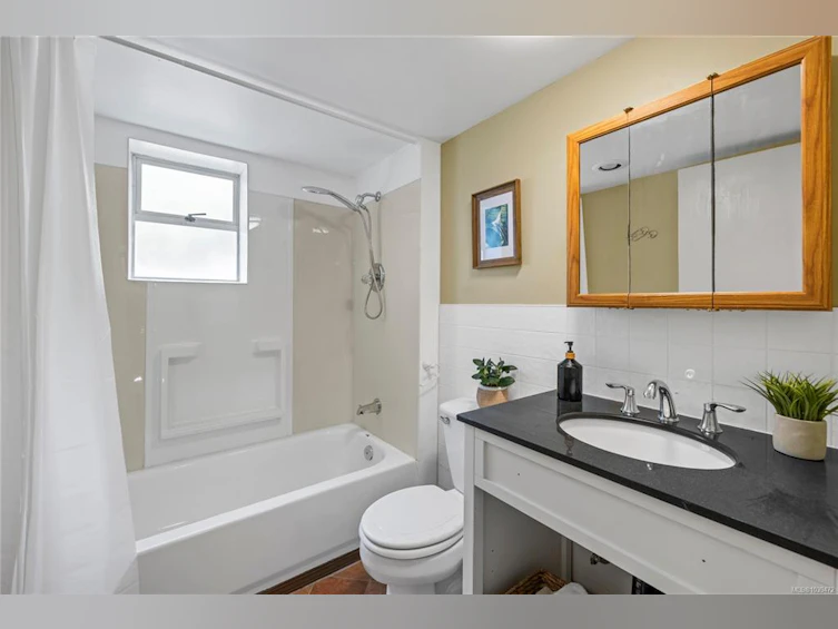3348 Departure Bay Road, Nanaimo, BC, V9T 1B4 - 34