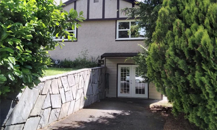 2739 Grosvenor Road