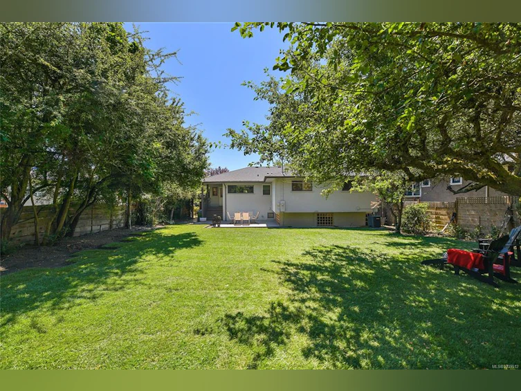 2134 Neil Street, Oak Bay, BC, V8R 3E4 - 28