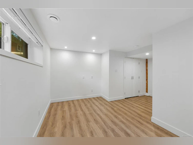 2134 Neil Street, Oak Bay, BC, V8R 3E4 - 43