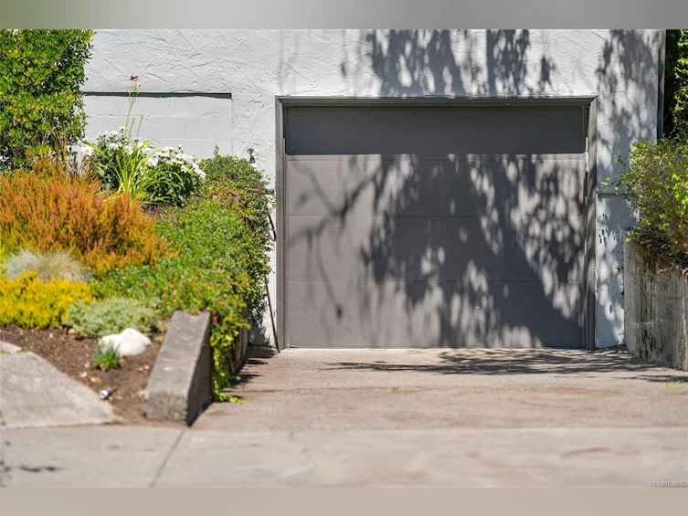 2134 Neil Street, Oak Bay, BC, V8R 3E4 - 49