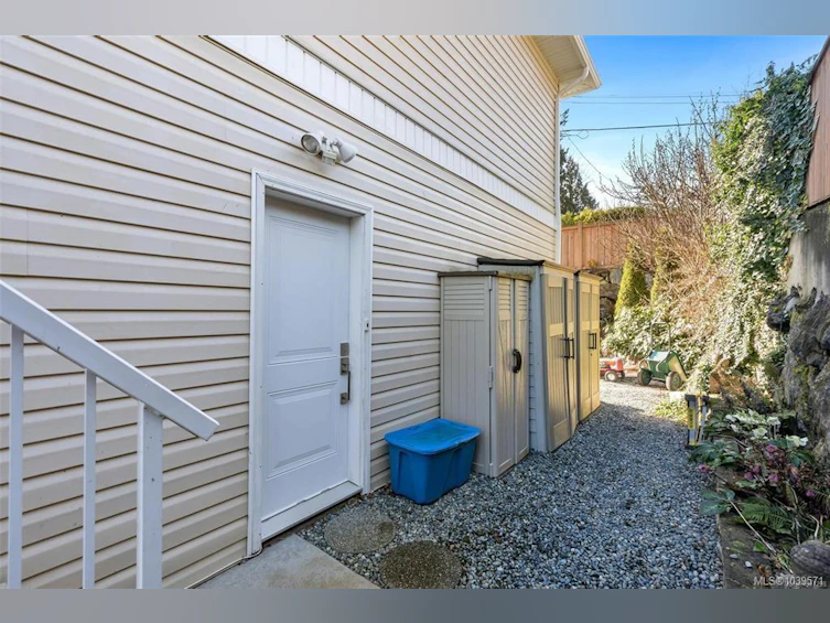 1-2740 Stautw Road, Central Saanich, BC, V8M 0A8 - 37