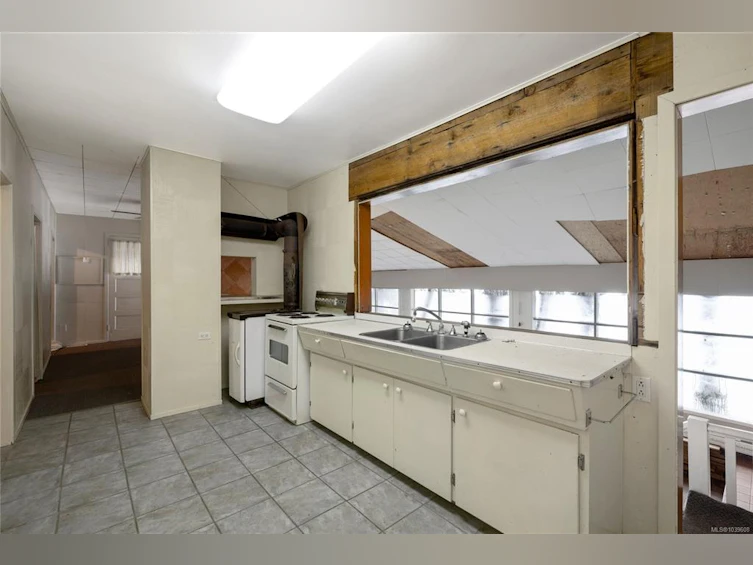 8950 Stirling Arm Drive, Port Alberni, BC, V9Y 9E1 - 5