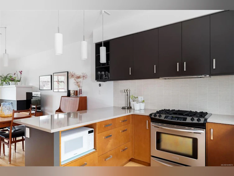 4-1137 Meares Street, Victoria, BC, V8V 3J9 - 3