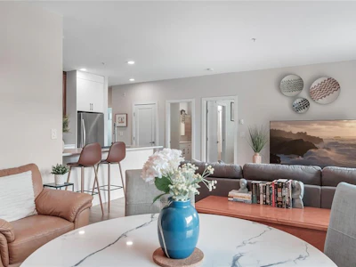 201-6544 Metral Drive - 5