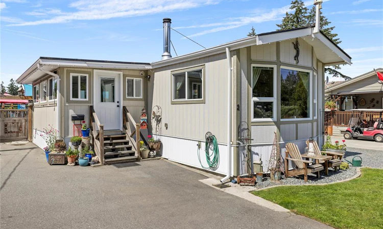 2-1572 Seabird Road