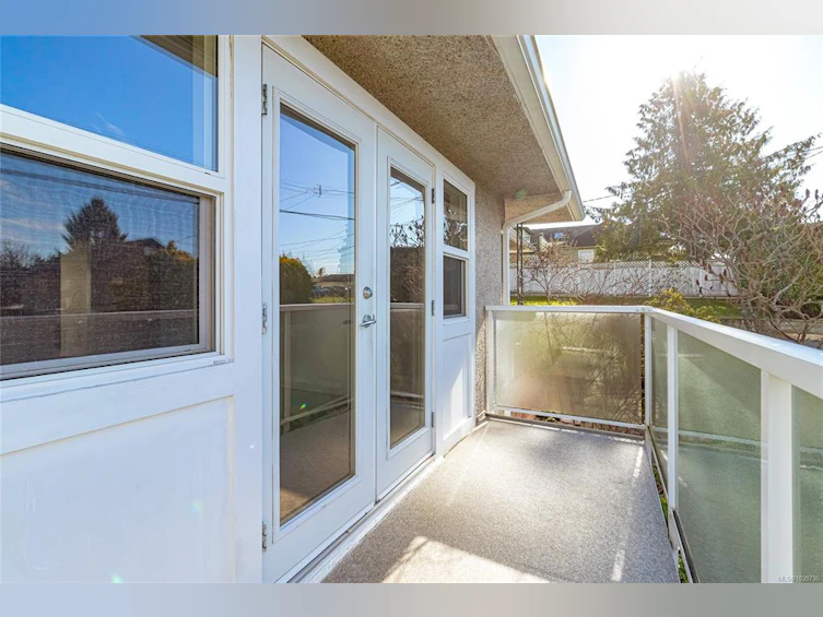 3433 Bethune Avenue, Saanich, BC, V8X 1W1 - 21