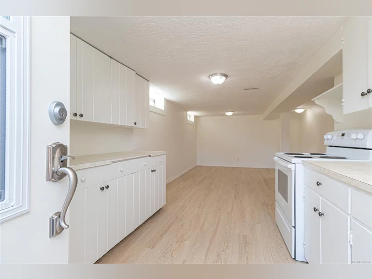 3433 Bethune Avenue, Saanich, BC, V8X 1W1 - 26