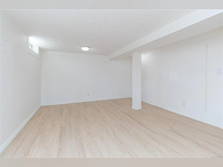 3433 Bethune Avenue, Saanich, BC, V8X 1W1 - 30