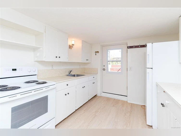 3433 Bethune Avenue, Saanich, BC, V8X 1W1 - 27