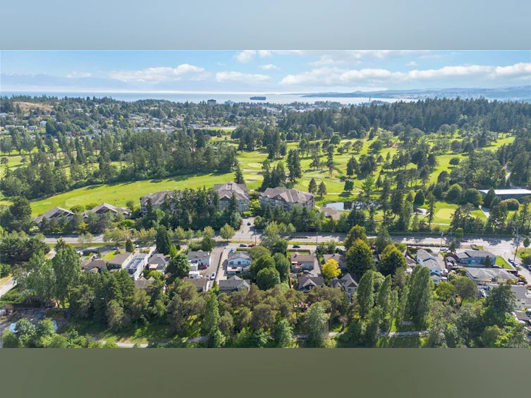 1124 Craigflower Road, Esquimalt, BC, V9A 2Y1 - 9