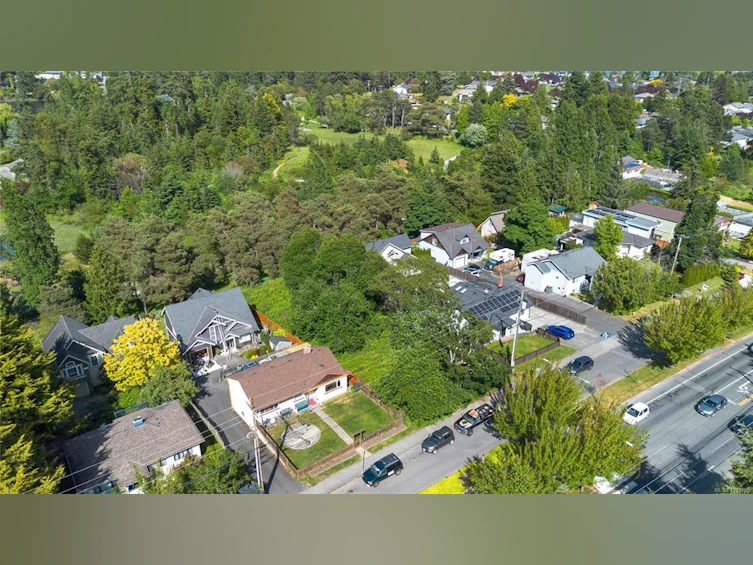 1124 Craigflower Road, Esquimalt, BC, V9A 2Y1 - 11