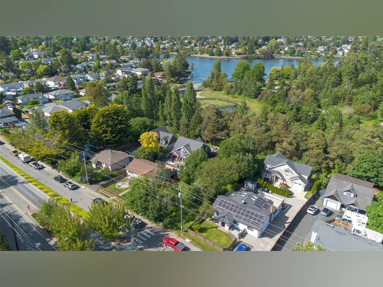 1124 Craigflower Road, Esquimalt, BC, V9A 2Y1 - 12