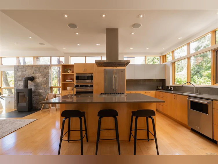 435 Chadwick Place, Victoria, BC, V8S 1H4 - 17