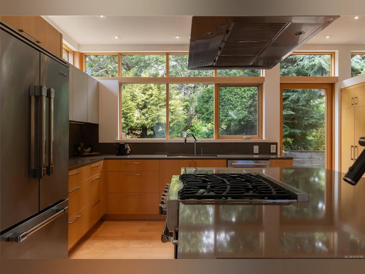 435 Chadwick Place, Victoria, BC, V8S 1H4 - 25
