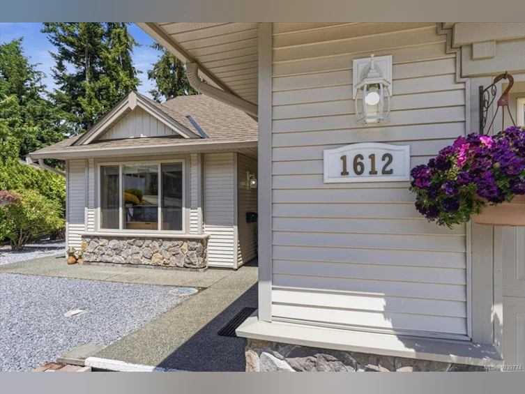 1612 Blackstone Place, Nanaimo, BC, V9X 1Y1 - 3