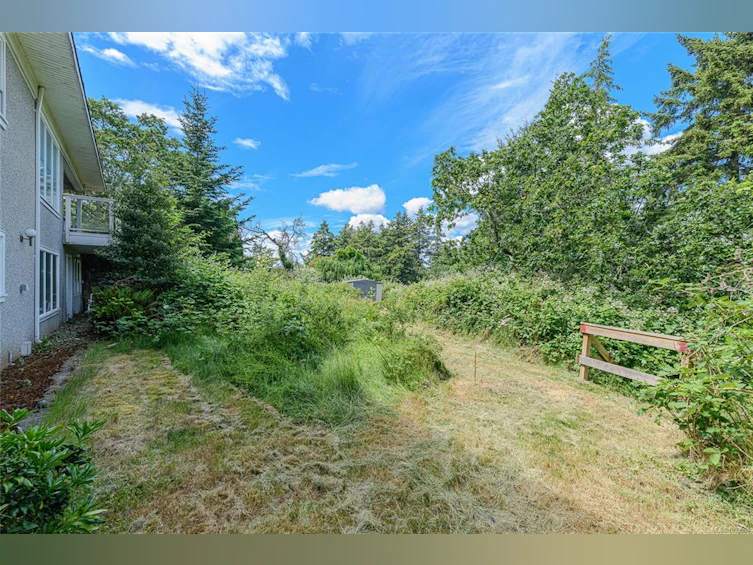 3967 Juan De Fuca Terrace, Saanich, BC, V8N 5W9 - 36