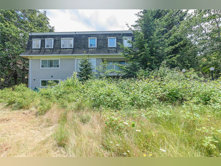 3967 Juan De Fuca Terrace, Saanich, BC, V8N 5W9 - 2
