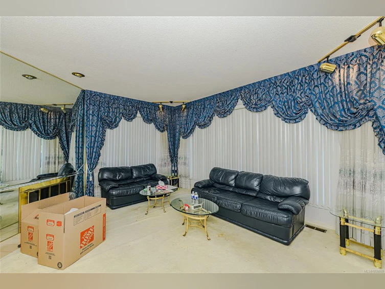 3967 Juan De Fuca Terrace, Saanich, BC, V8N 5W9 - 10