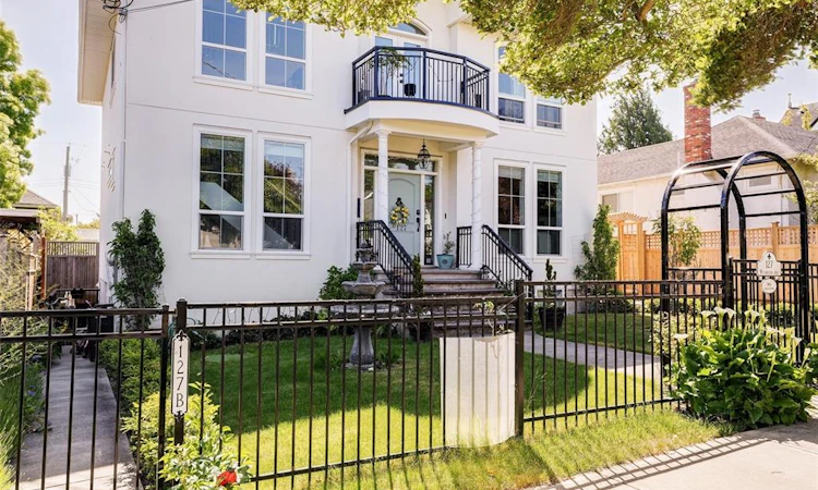127 Wellington Avenue