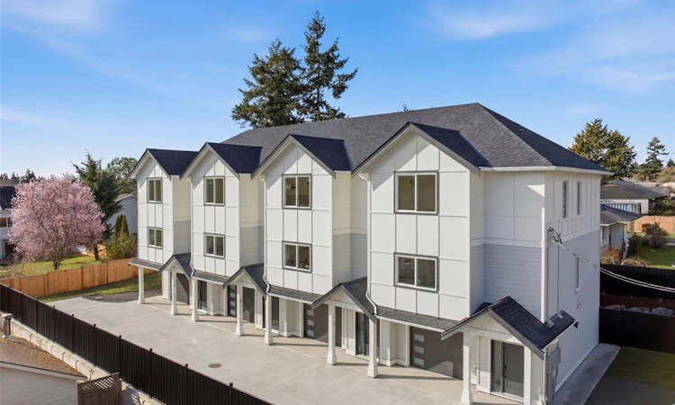 1-621 Broadway Street