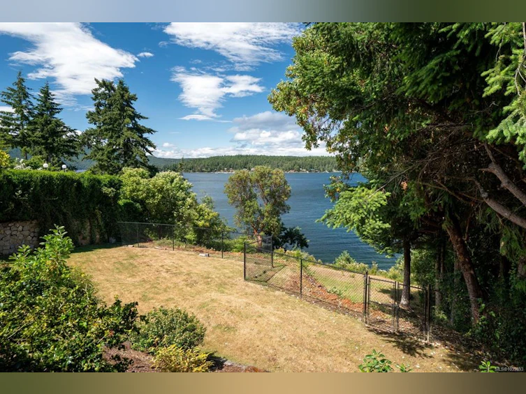 2036 Neptune Road, North Saanich, BC, V8L 5J5 - 39