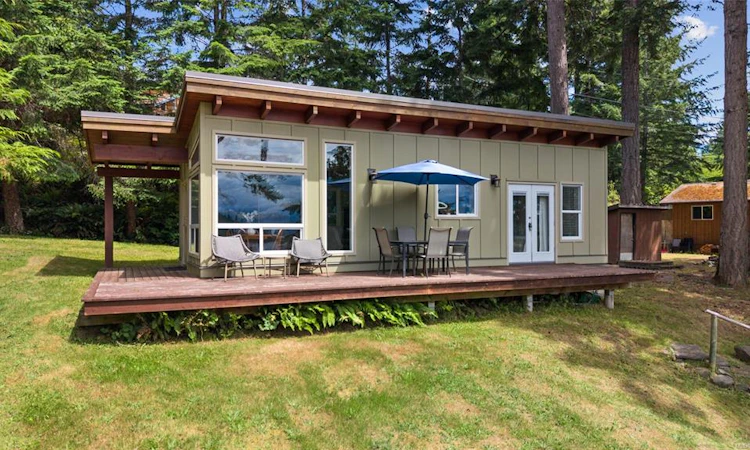 781 Cliff Road
