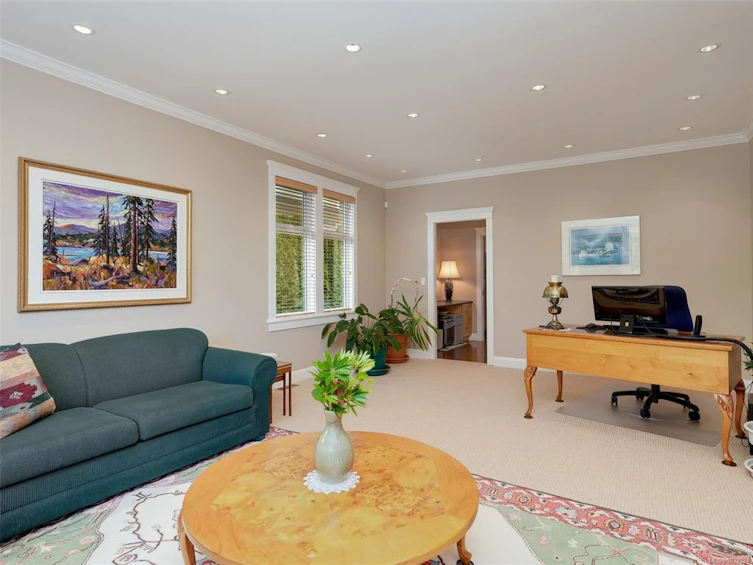 2286 Hazelton Place, Saanich, BC, V8N 5C3 - 11
