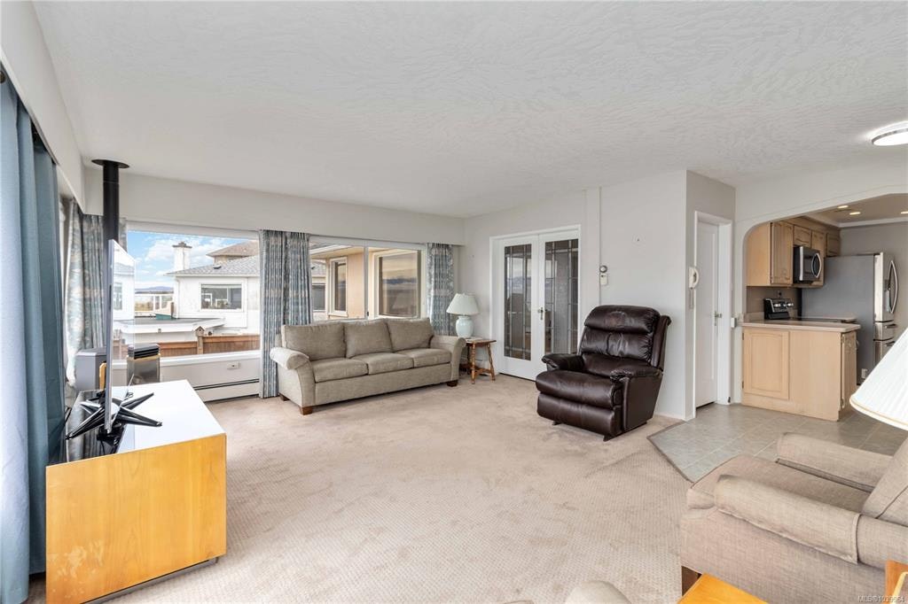1811 Hollywood Crescent, Victoria, BC, V8S 1J2 - 10
