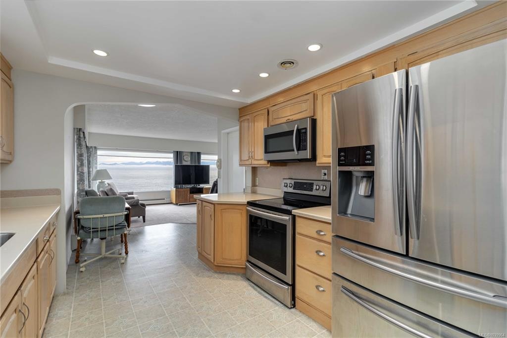 1811 Hollywood Crescent, Victoria, BC, V8S 1J2 - 19