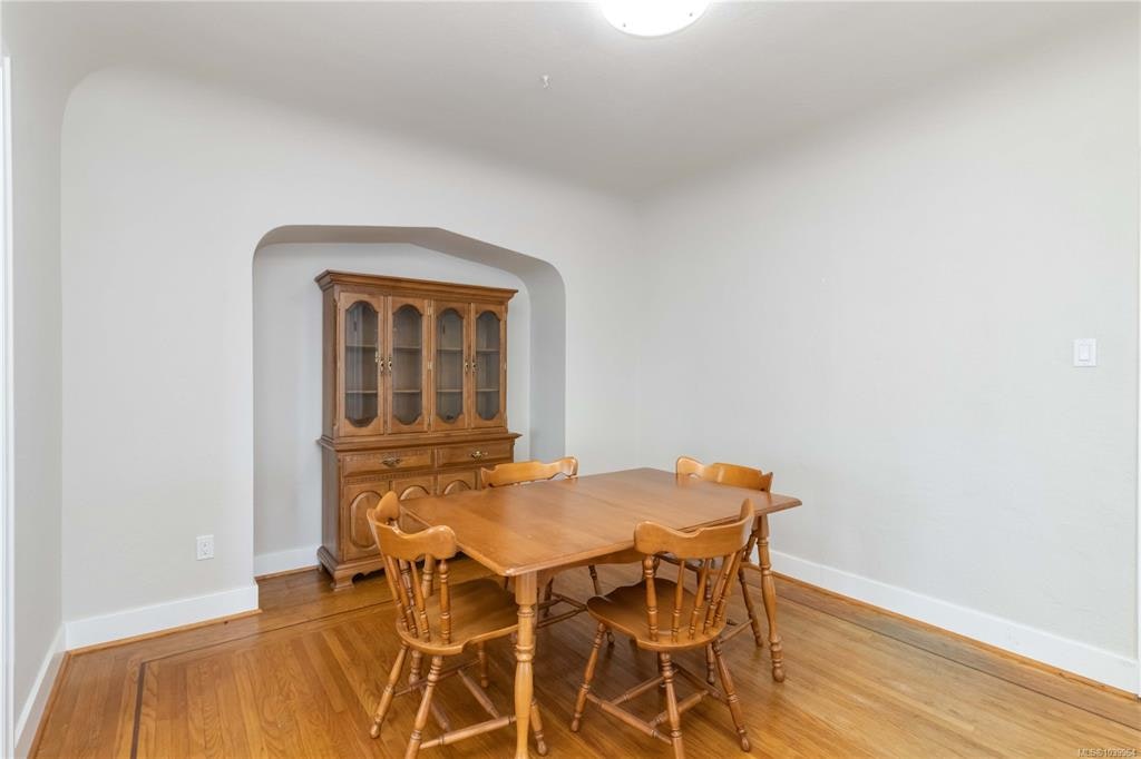 1811 Hollywood Crescent, Victoria, BC, V8S 1J2 - 15