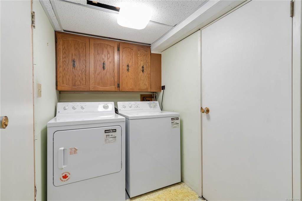 1811 Hollywood Crescent, Victoria, BC, V8S 1J2 - 42
